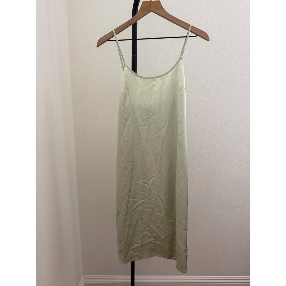 New Caara light green slip size small - Picture 2 of 4